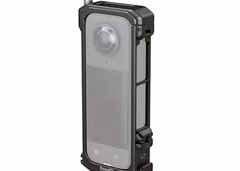 cage insta360 X4