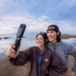 Insta360 X6 utilisée en extérieur sur une perche